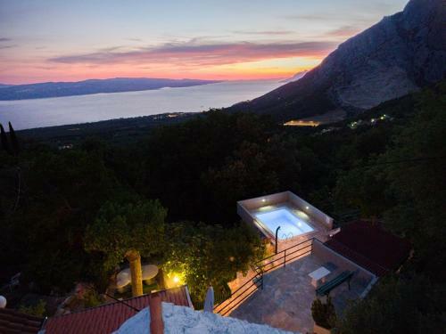 Stone House Nikolina With Heated Pool