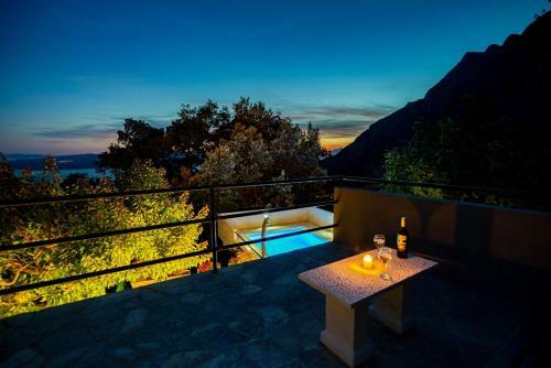 Stone House Nikolina With Heated Pool