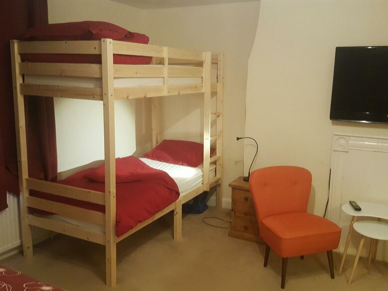 Hostal Angel Guesthouse