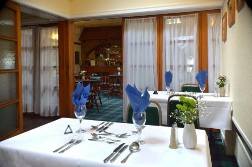 Hotel Auld Cross Keys Inn