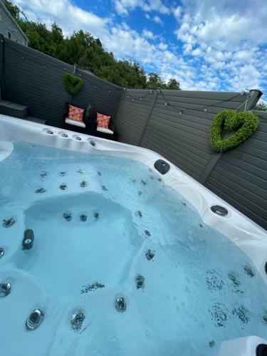 Hot Tub 9 The Fairways