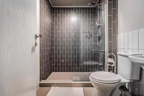 Deakos Apartment #14
