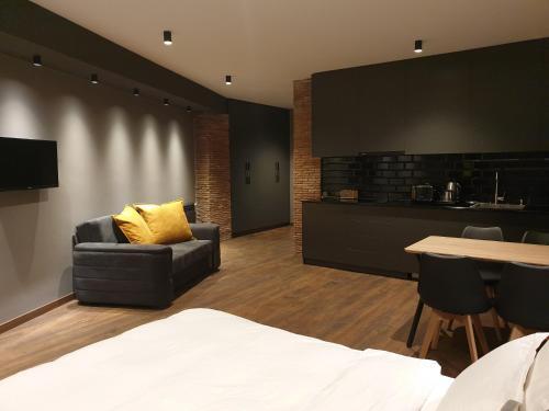 Atriumi Apartment # 201