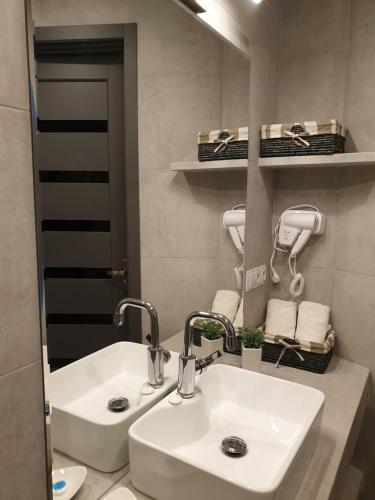 Atriumi Apartment # 201
