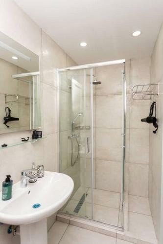 Stylish 1br Ski In Out Apartment In New Gudauri