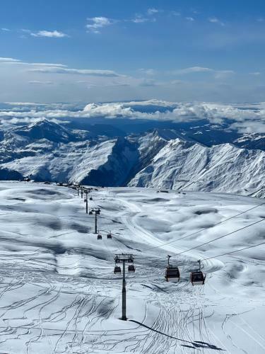 Gudauri Twins Hotel Ski Resort