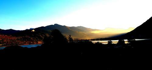 The Lake Breeze Bay
