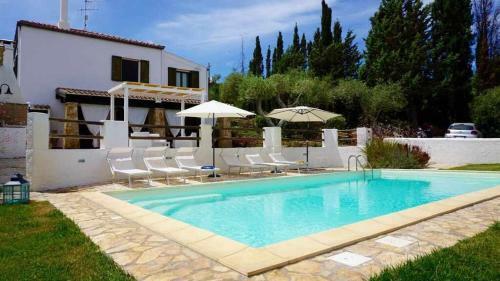 Alghero Villa Melissa Per 6 Persone Con Piscina E Giardino