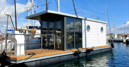 Houseboat Seabreeze