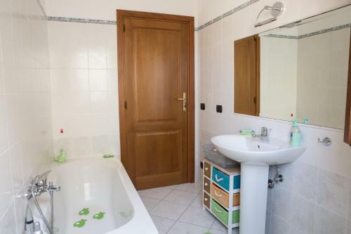Viona Apartments