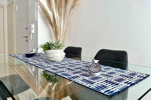 Free Private Parking, New Apartment