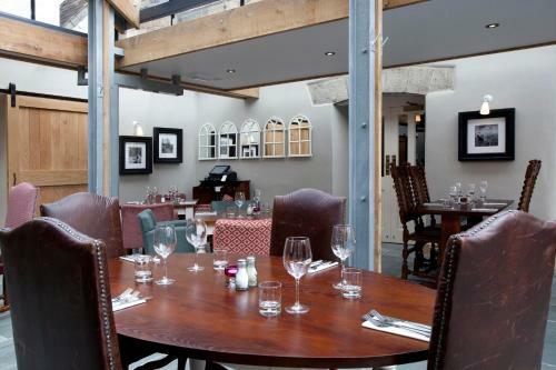 Hostal The Three Crowns