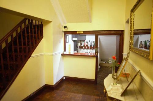 Hostal Hamilton Court Guest House