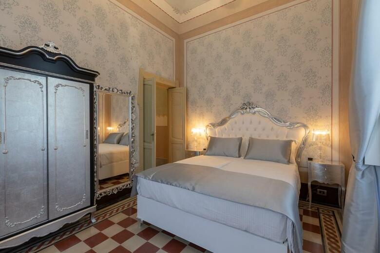 Hostal Luxury Liberty House