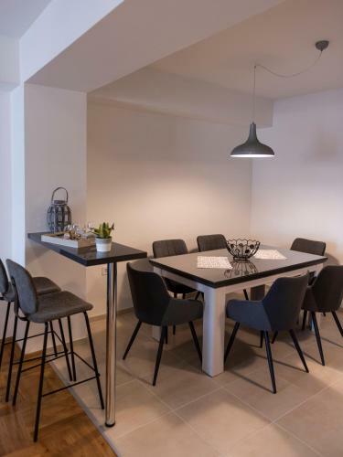 Charlie Apartment