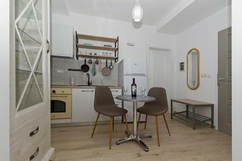 Kukuzel Apartments