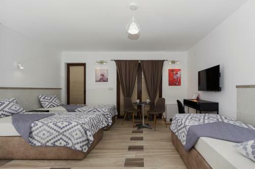 Kukuzel Apartments