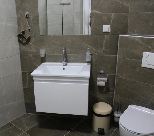 Mihail's Apartments In Ohrid 3