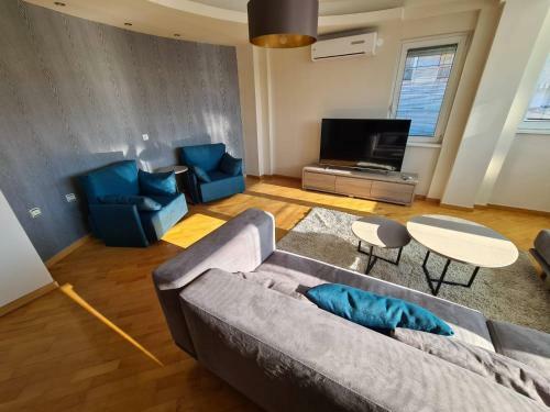 Views Apartment