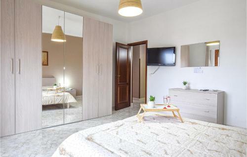 Nice Apartment In Altavilla Milicia With 3 Bedrooms