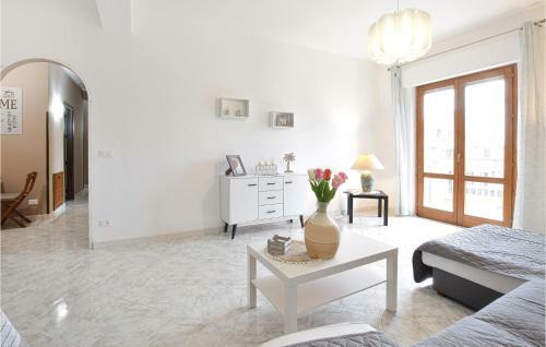Nice Apartment In Altavilla Milicia With 3 Bedrooms