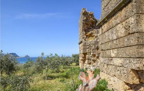 Nice Apartment In Altavilla Milicia With 3 Bedrooms