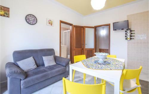 Nice Apartment In Altavilla Milicia With 3 Bedrooms