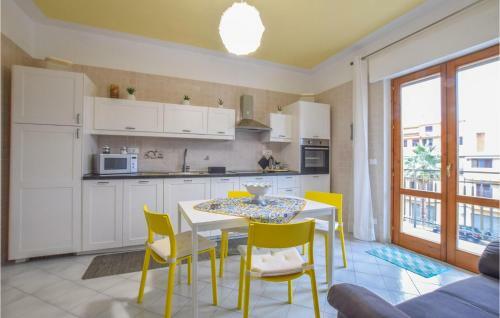 Nice Apartment In Altavilla Milicia With 3 Bedrooms