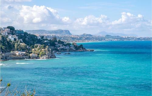 Nice Apartment In Altavilla Milicia With 3 Bedrooms