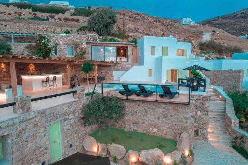 Villa Cycladic Paradise -stunning Sunsets -private Pool!