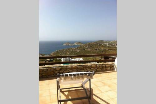 Pithos House