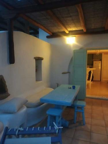 Pithos House