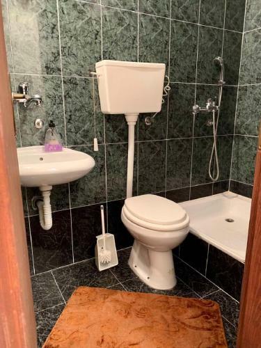 Apartamento 1bd Waterfront Apt In Prcanj Kotor