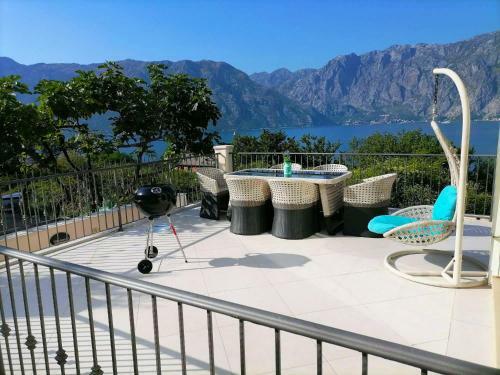 Cristal Sea View Apartments With Pool!