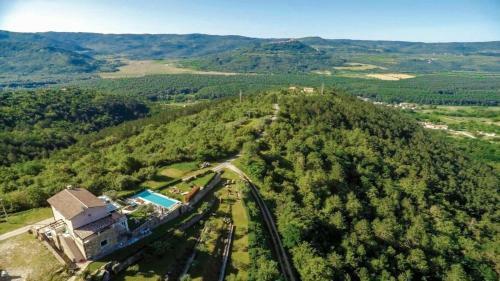 Hostal Villa Over The Hilltop