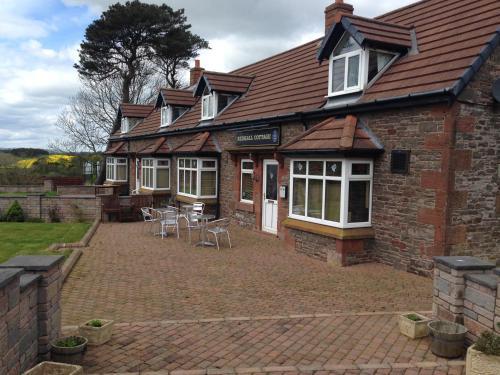 Bed & Breakfast Redhall Cottage Restaurant With Rooms