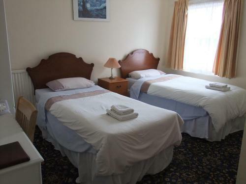 Hostal West Point Hotel