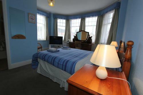 Hostal West Point Hotel
