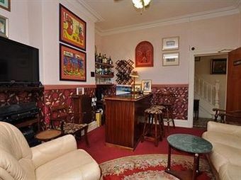Hotel Bryn Woodlands House