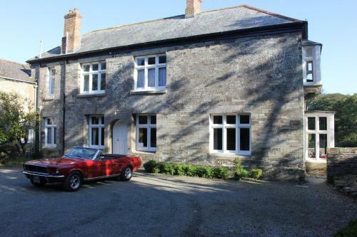 Bed & Breakfast Costislost House