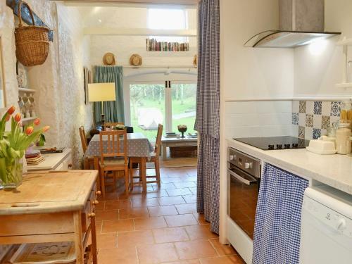 Ragwood Cottage