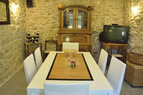 Holiday Home Apios