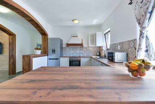 Villa Marinic With Private Pool , Zadar County