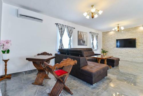 Villa Marinic With Private Pool , Zadar County