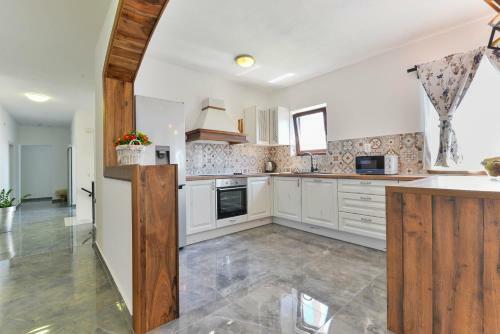 Villa Marinic With Private Pool , Zadar County