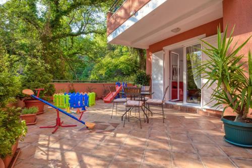Castello Apartments
