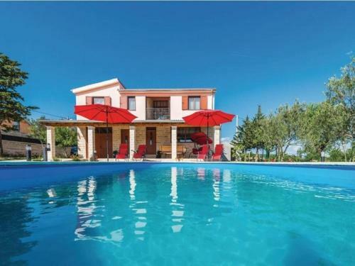Villa-rossa-mit-pool-fuer-8-personen