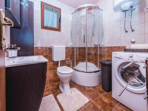 Villa-rossa-mit-pool-fuer-8-personen