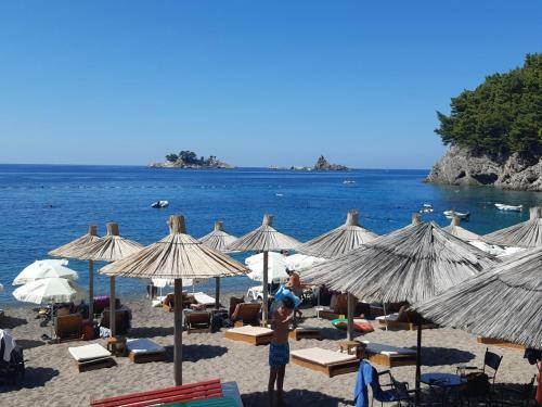 Family Apartment Garden And Sea