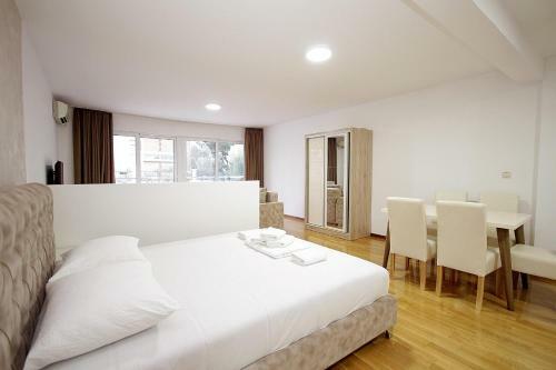 Holiday Apartments Petrovac